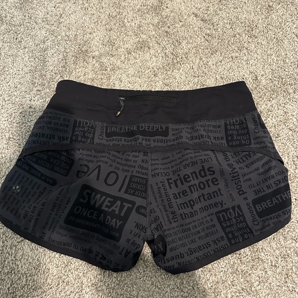 Lululemon speed up short - Picture 3 of 3
